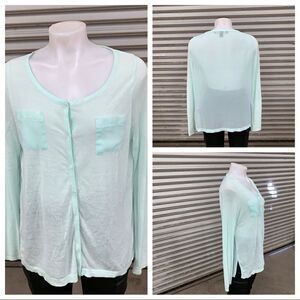 🛍️Fever sheer green long sleeve button up top